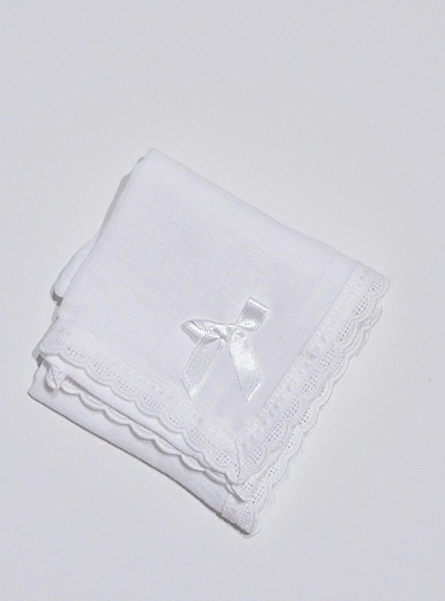 Babita de gasa blanca con lazo y puntilla. 4 colores Babita de gasa blanca con lazo y puntilla. 4 colores