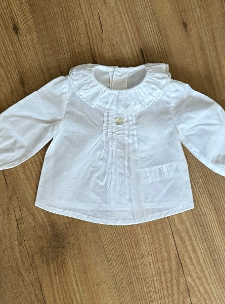 Baby blouse in two colors. Lin Collection
