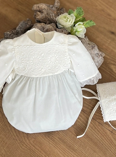 Beige romper and bonnet set with light green. Angel Collection