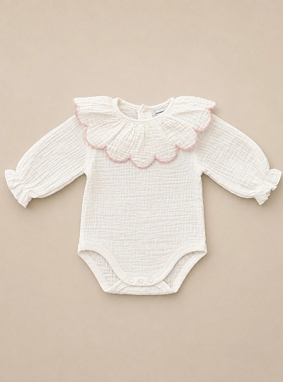 Body unisex de bambula con cuello de ondas