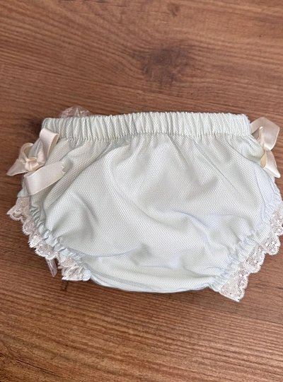 Braga de tul con puntilla en tres colores. Tallas 6 y 12 meses Braga de tul con puntilla en tres colores. Tallas 6 y 12 meses