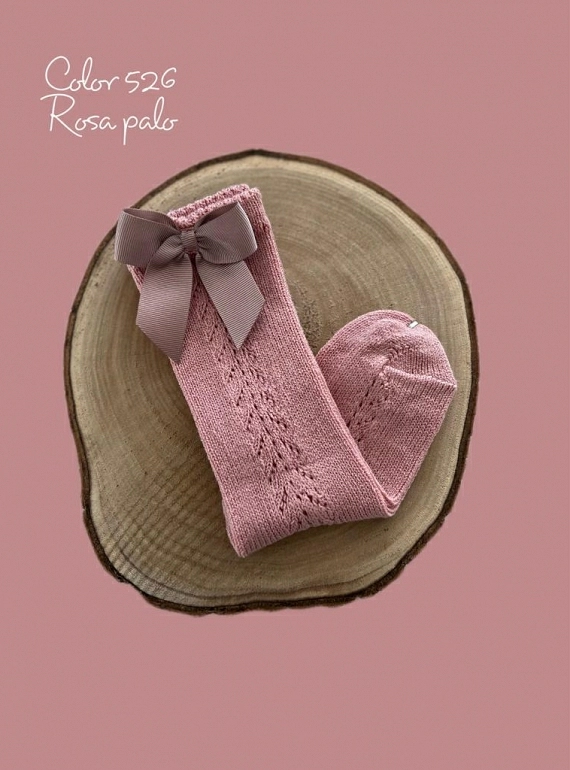 Calza de Cóndor con lazado lateral y lazo. Color rosa palo 526