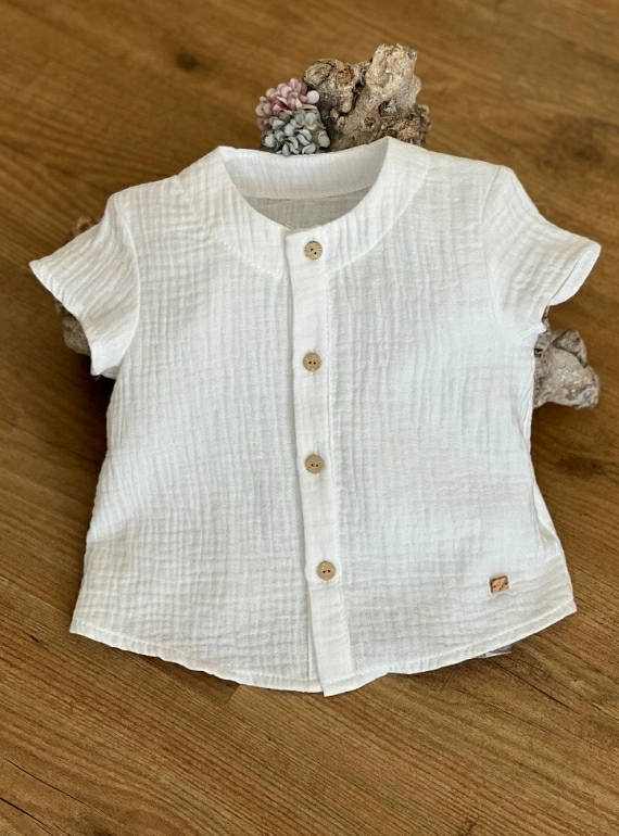 Camisa de bambula blanca para niño