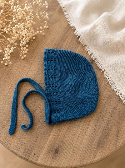 Capota de punto unisex para bebé en verde esmeralda y verde empolvado Capota de punto unisex para bebé en verde esmeralda y verde empolvado