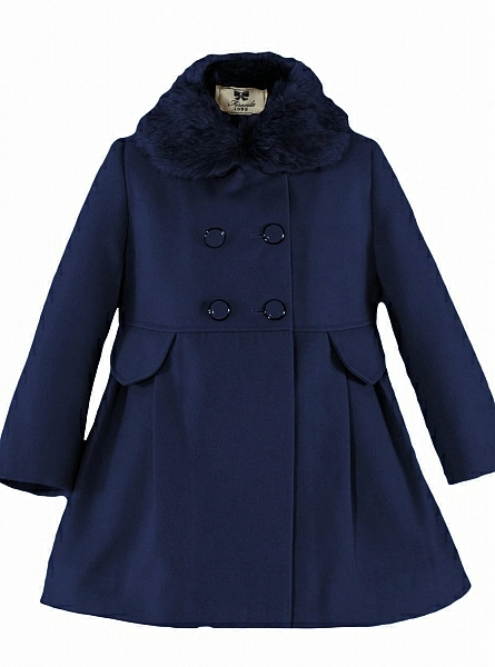 Classic cut cloth coat with fur collar. Two colors
