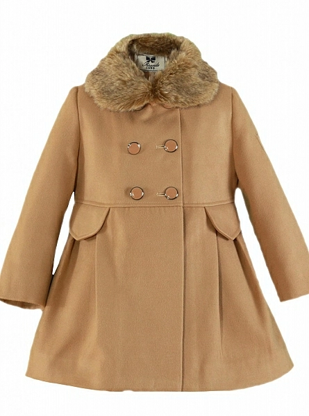 Classic cut cloth coat with fur collar. Two colors