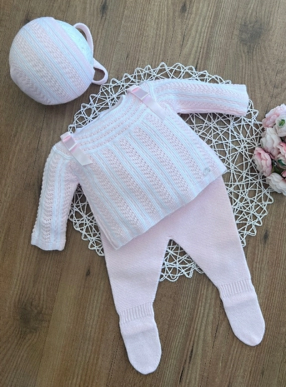Classic unisex baby set in two colors. Boreal Collection