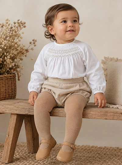 Conjunto bebé blusa de viella crudo y bombacho arena Conjunto bebé blusa de viella crudo y bombacho arena
