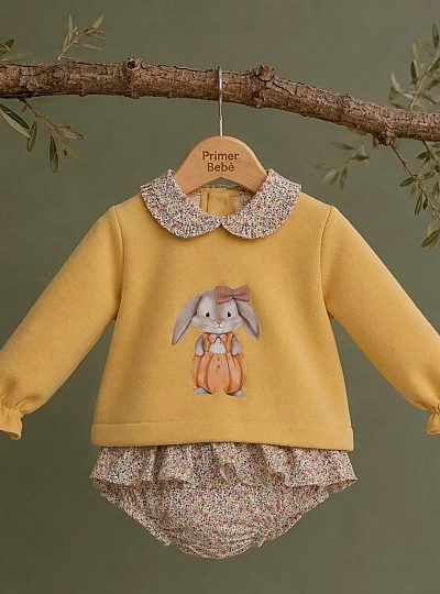 Conjunto bebé niña sudadera y braguita con volantes colección Cascabel Conjunto bebé niña sudadera y braguita con volantes colección Cascabel