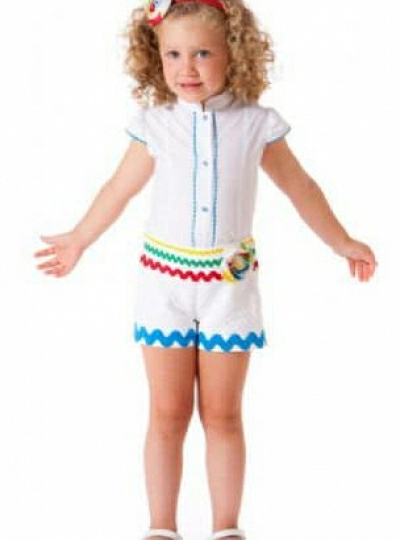 Conjunto de niña blusa de batista y short blanco