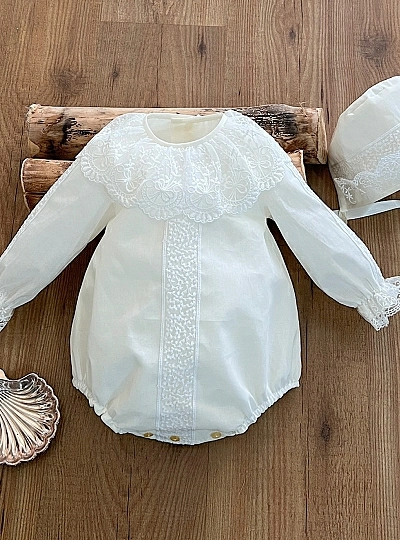 Conjunto hecho a mano unisex. Pelele y capota mod. Ardisia Conjunto hecho a mano unisex. Pelele y capota mod. Ardisia