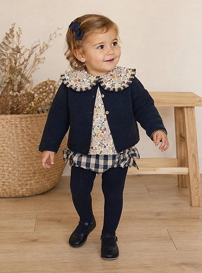 Conjunto Niña tres piezas. Colección Camelia Conjunto Niña tres piezas. Colección Camelia