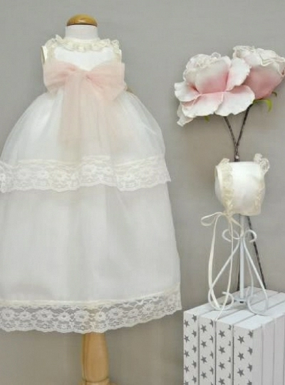 Conjunto para bautizo. Faldon y capota talla 6 meses.