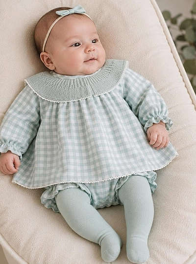 Conjunto para bebé niña con jesusito y braguita | Colección Sophia