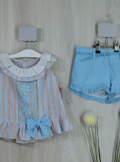 Conjunto para niña blusa con short y cinturón. P-V