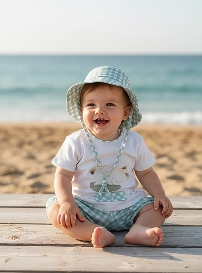 Conjunto para niño de tres piezas colección Gres Conjunto para niño de tres piezas colección Gres