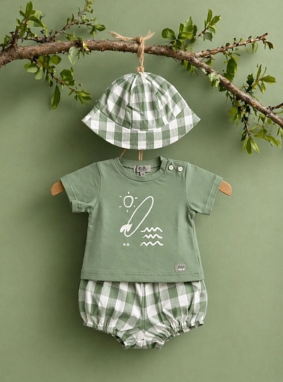 Conjunto para niño tres piezas verde empolvado Conjunto para niño tres piezas verde empolvado