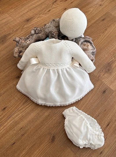 Conjunto tres piezas de bautizo para niña. Colección Lula