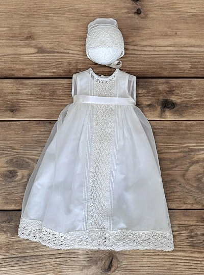 Conjunto unisex para Bautizo. Faldón y capota talla 6 meses Conjunto unisex para Bautizo. Faldón y capota talla 6 meses