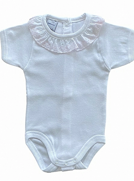 Cotton bodysuit with embroidered collar. Short sleeve