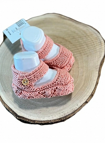 Cotton knit bootees for girls. Butterfly Collection