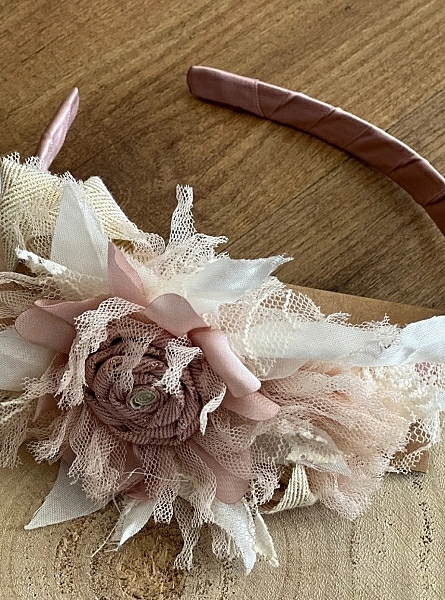 Diadema en rosa empolvado colección Rose de Lolittos