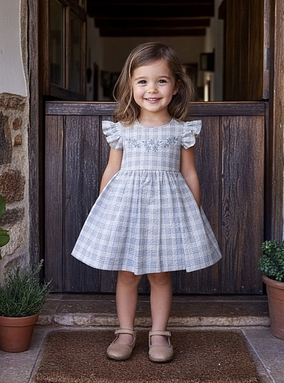 Dress with plaid fabric from the Ottawa collection Dress with plaid fabric from the Ottawa collection