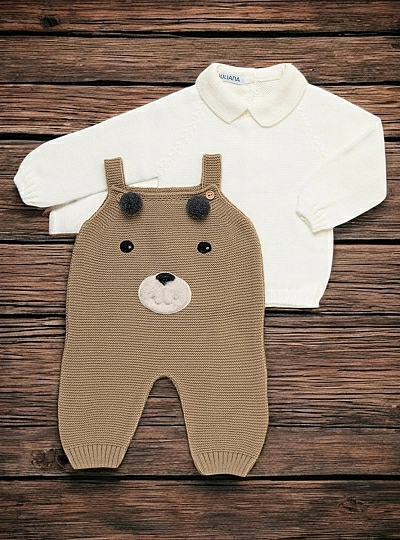 Dungarees and sweater set, Story collection