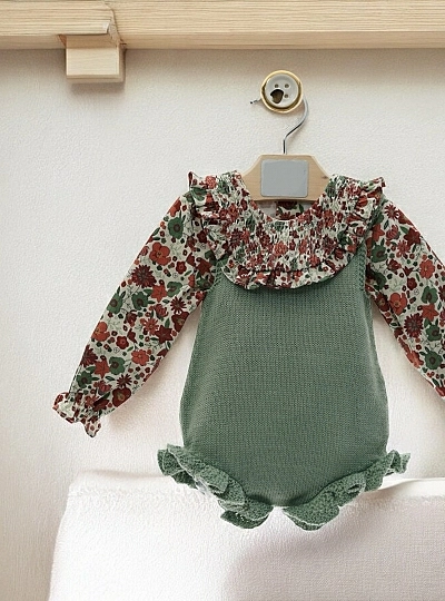 Girl's set, Cretona collection