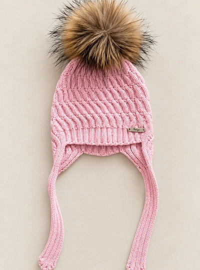Gorro infantil de ochos con orejeras y pompón de pelo natural Gorro infantil de ochos con orejeras y pompón de pelo natural
