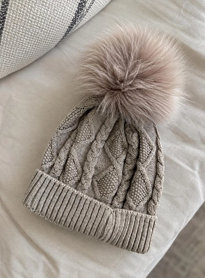 Gorro Unisex con Pompón Desmontable Tostado Beige y Chocolate Gorro Unisex con Pompón Desmontable Tostado Beige y Chocolate