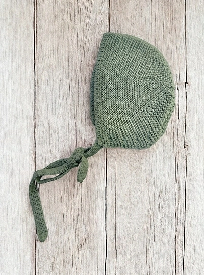 Knitted hood for first use
