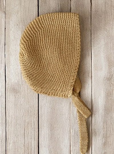 Knitted hood for first use