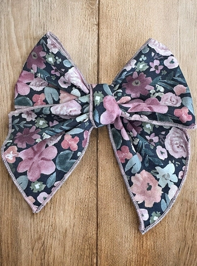 Little Piece of Me Hair Bow from Martinique