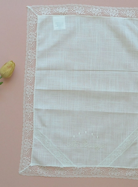 Pañuelo de Bautizo en lino beige.