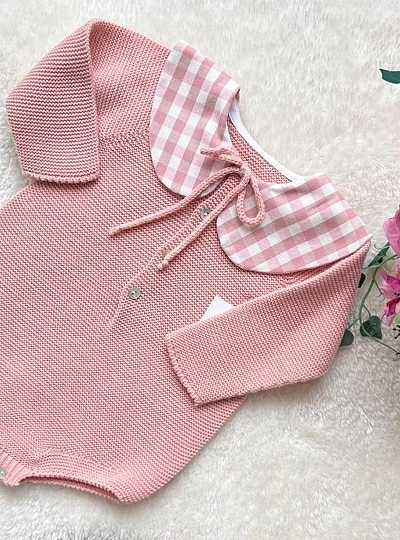 Pelele para niña de punto colección Rosa lisy