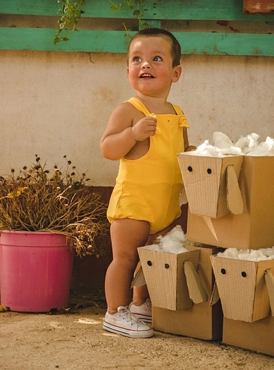 Peto para niño de algodón amarillo de cocote