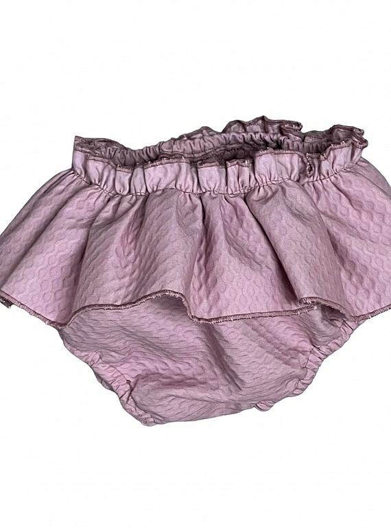 Powder pink piqué panties with ruffles.