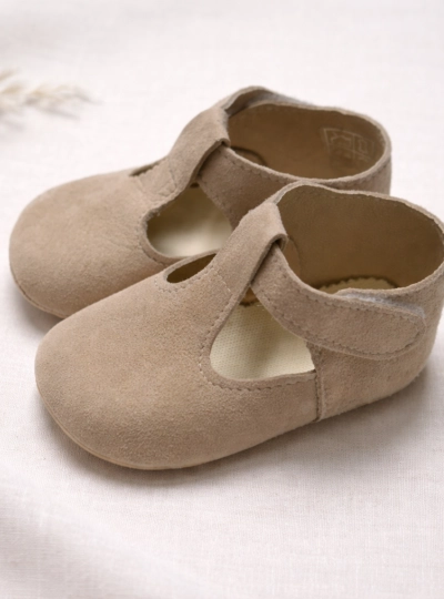 Sand-colored suede sandal for boys