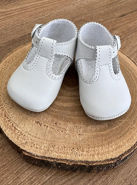 Sandalia para niño onditas, blanco o beige