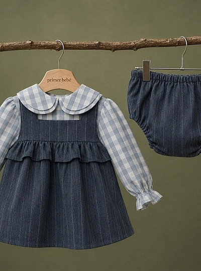 Three-piece baby girl set with blue pinafore dress, plaid blouse and bloomers | Nieves Collection
