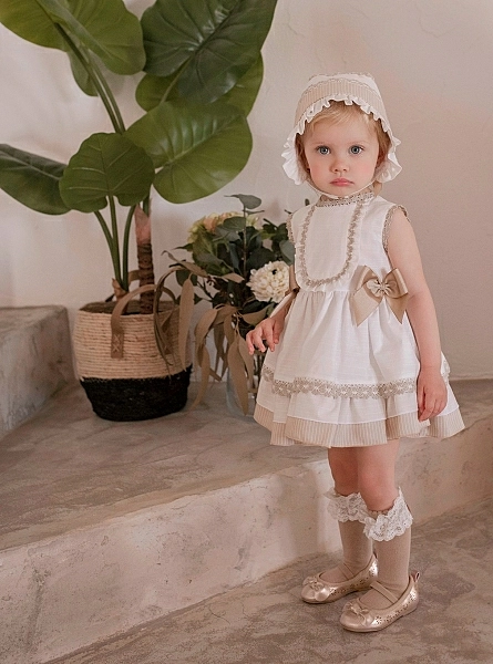 Three-piece set for girls. beige with camel
