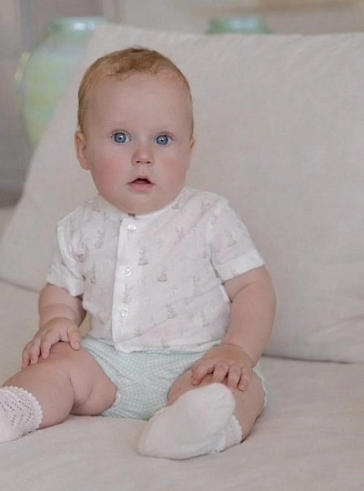 Two-piece outfit for boys. Bunnies