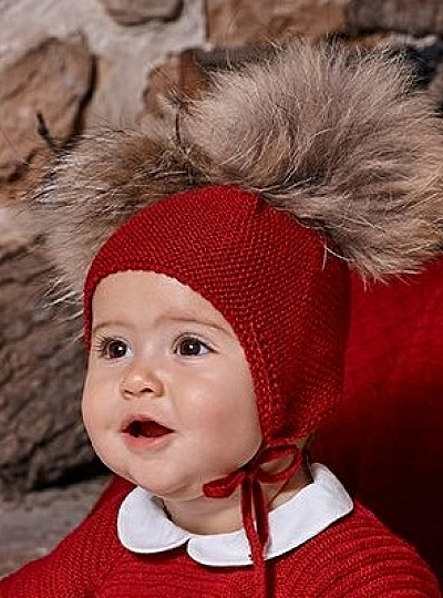 Unisex knit hat with two pompoms