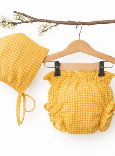 Unisex set. Yellow gingham bonnet and bloomers Unisex set. Yellow gingham bonnet and bloomers