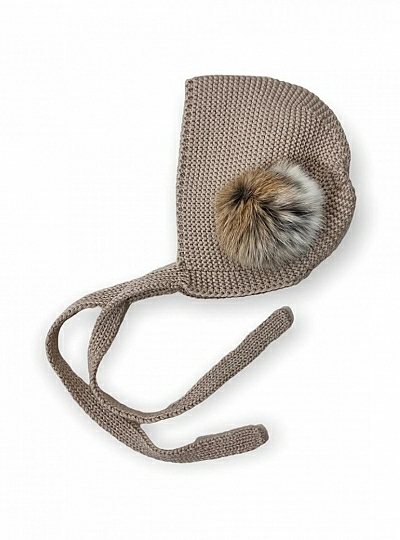 Unisex wool bonnet with natural fur pompom