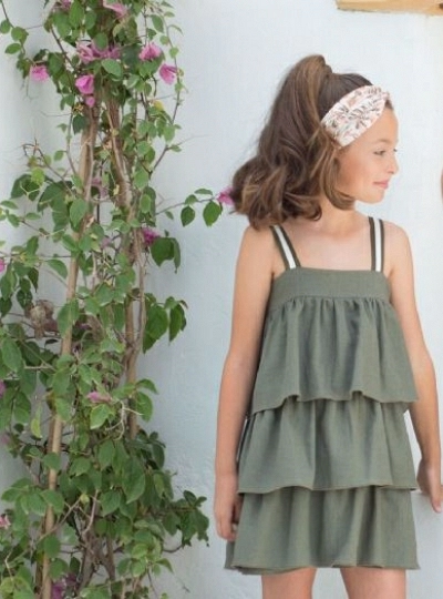 Vestido marca Eve Children. verde empolvado. P-V