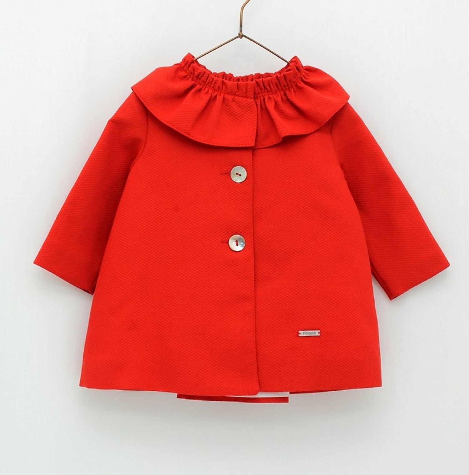Color Rojo Abrigo de pique blanco o rojo unisex. Marca Foque Primer Bebe