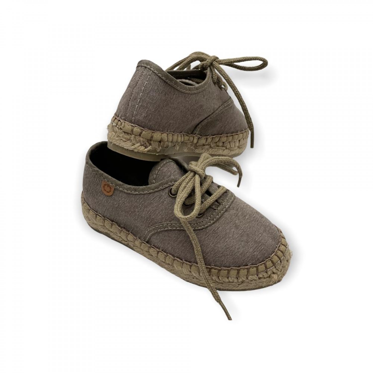 Alpargata de ni o tipo Blucher en color natural. Primer Beb