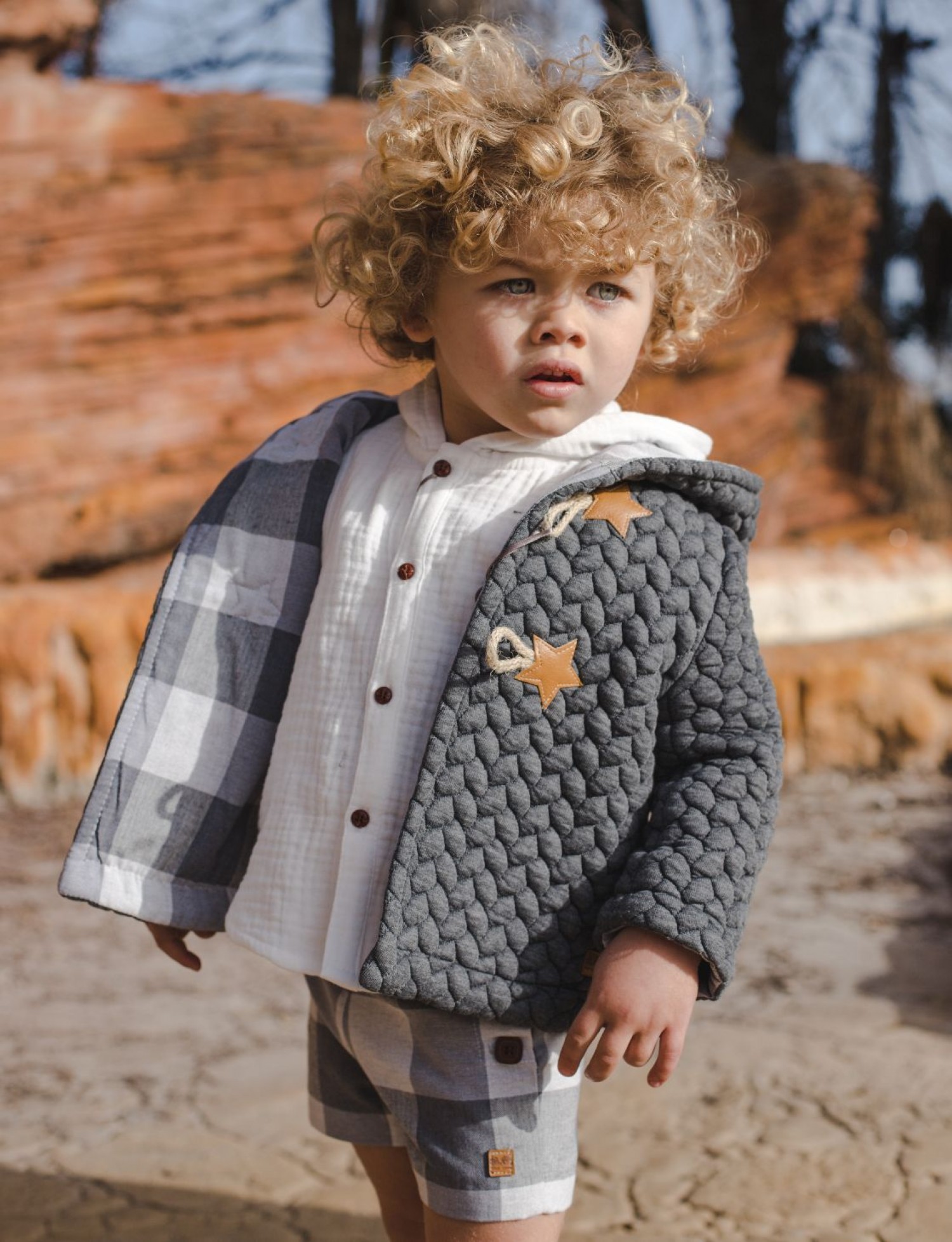 CHAQUETA NIÑO GRIS CAPUCHA JOSE VARON. Ropa de abrigo para niños online